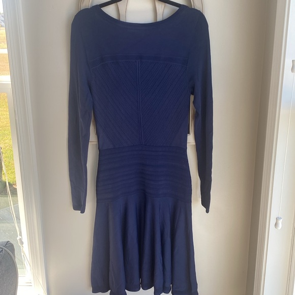 Dianne von Furstenberg navy Delta long sleeve Dress size small - Picture 2 of 10
